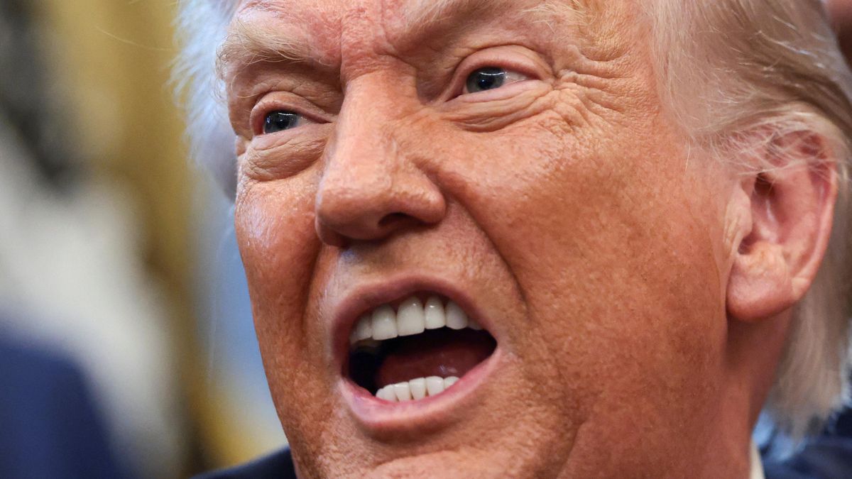 Trump otevřel novou celní frontu s Evropou. Investoři utíkají do bezpečí