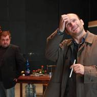 S Daliborem Gondíkem v inscenaci hry Columbo - Vražda na recept, kterou bylo možné zhlédnout v pražském Divadle Broadway.