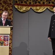 V brněnském Divadle Bolka Polívky jej obsadili třeba do Hrůzy v Brně, kterou napsal Arnošt Goldflam. Vpravo je Cyril Drozda.