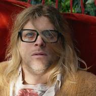 Jakub Prachař coby divadelní režisér Daniel.