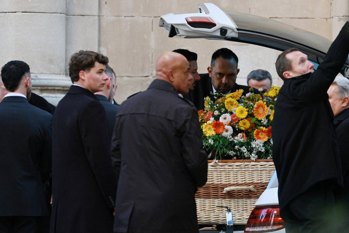 V jihofrancouzském Saint-Tropez, které bylo její oblíbenou destinací, začal tuto středu dopoledne pohřeb Brigitte Bardot.