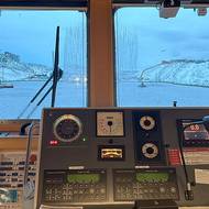 Pohled z plavidla Knud Rasmussen.