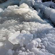 ...na zemi zase ledové koule.