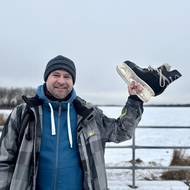 V pondělí dorazil na nádrže s bruslemi taky Michal ze Žarošic na Brněnsku. „Nalákala mě ta velká plocha a kostel. U nás jsou jen malé rybníky, tak jsem chtěl zkusit něco většího,“ popsal.