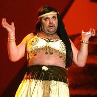 „Vařili jsme při přesunech, ale i na štacích, v šatnách kamenných divadel,“ popsal Maděrič roku 1999 v týdeníku Reflex.