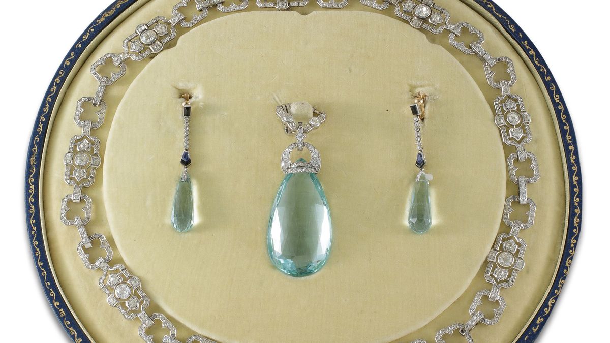 Do aukce míří klenoty belgické královny. Prsten s cenovkou auta