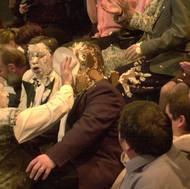 V silvestrovském pořadu Kufr, který natočila Česká televize, se Maděrič (vpravo) roku 2001 zúčastnil dortové bitvy s Pavlem Zedníčkem (vlevo) a Romanem Skamene.