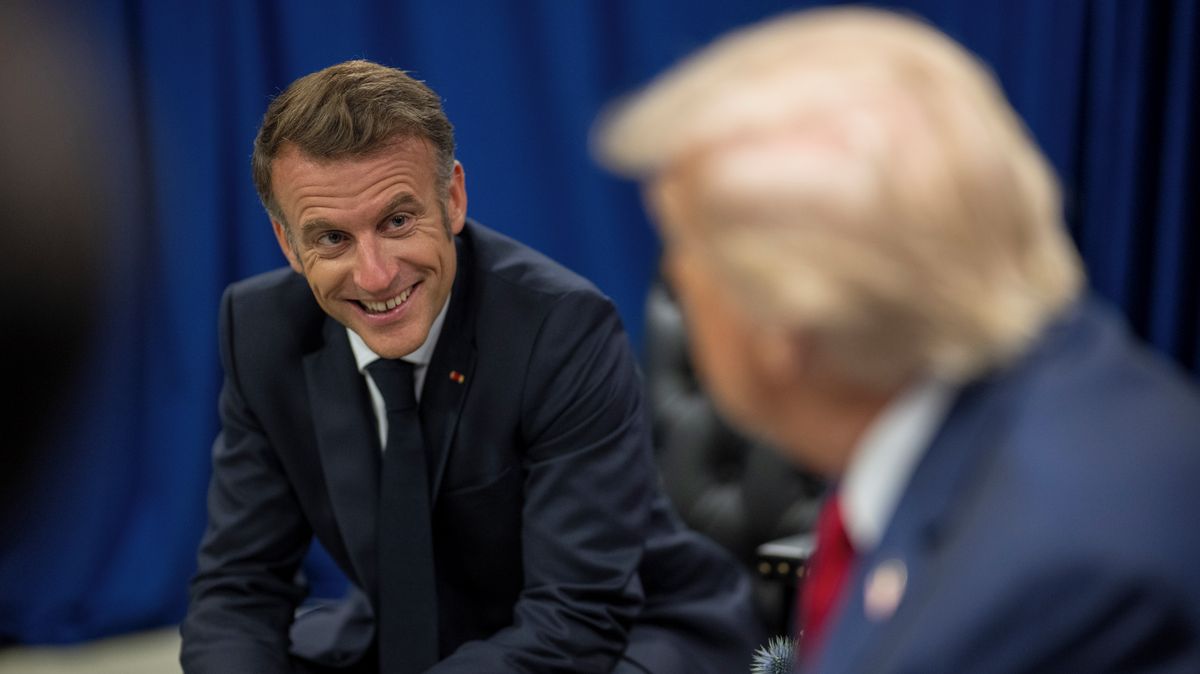 Macron uvedl, že jednal s Trumpem o Hormuzském průlivu či Ukrajině