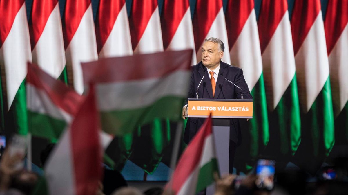 Maďarský „Den D“ má datum. Orbán bojuje se sněhem, Magyar mu krade slogany