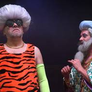 Matúš Bukovčan jako doktor Palmiro Palmare a Jan Plouhar jako Panttalone.