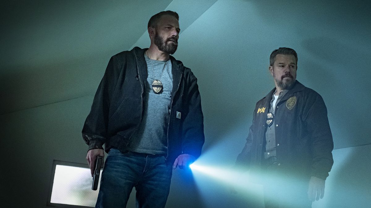 Recenze: Kdo je ten práskač? V novém drsném filmu hrají Affleck s Damonem