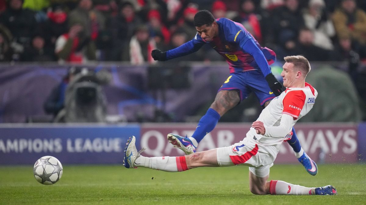 Fotbalisté Slavie prohráli doma s Barcelonou 2:4