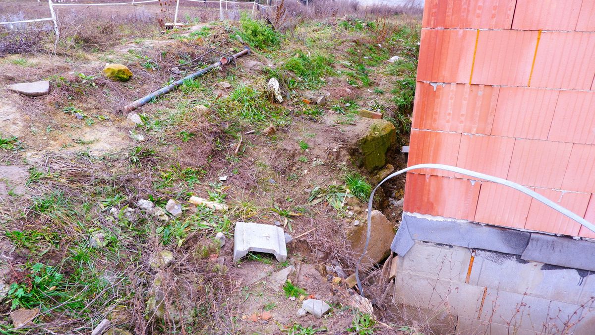 Land Rubble Dispute: City Sale Claim