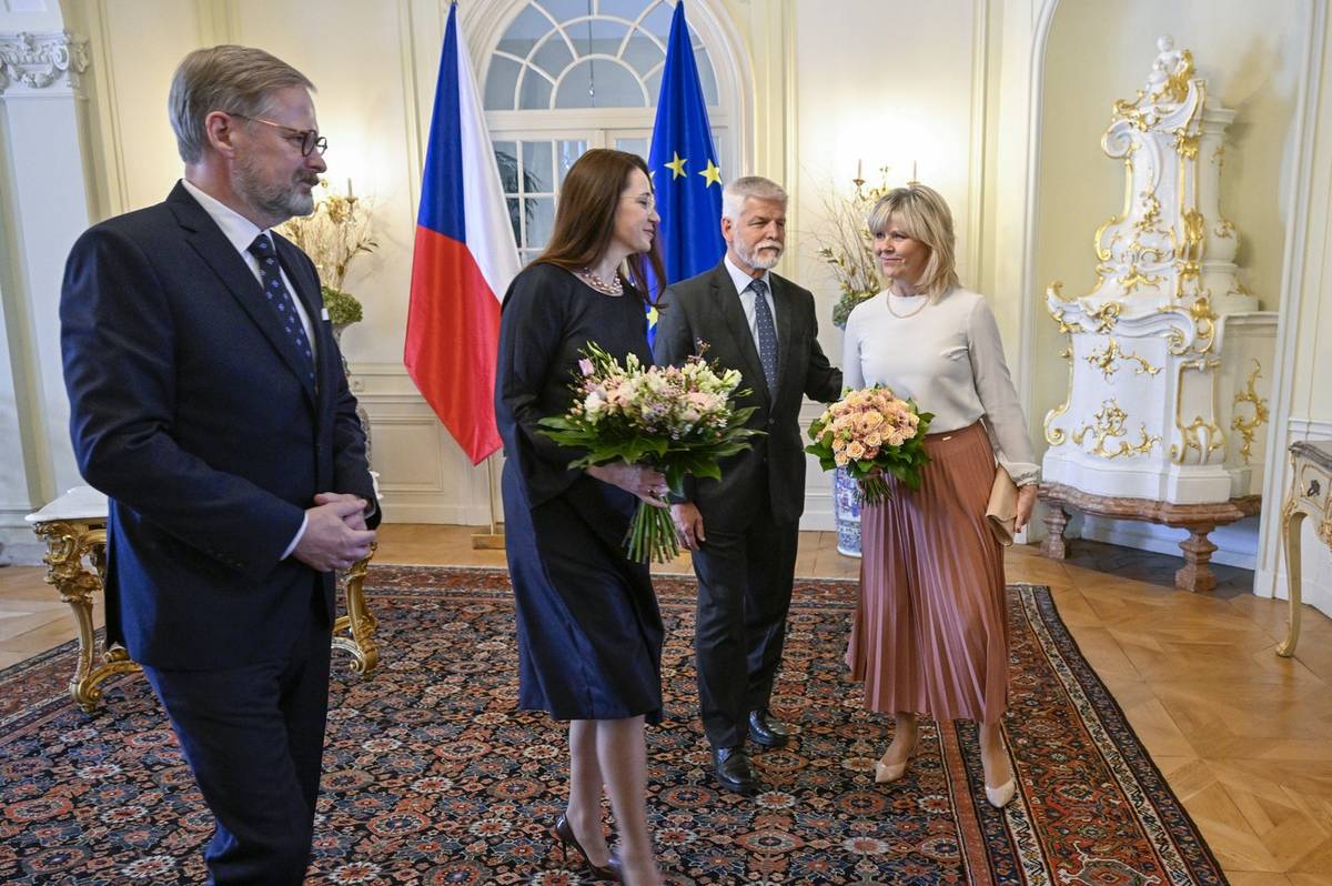 Poslední novoroční oběd Petra Fialy ve funkci premiéra. Loni v lednu se na zámku v Lánech sešel společně se svou manželkou Janou Fialovou s prezidentem Petrem Pavlem a první dámou Evou Pavlovou.