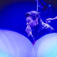 Hezuckého kolega a moderátor pondělního koncertu Leoš Mareš.