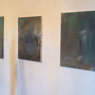 Vedle obrazů jsou k vidění i ukázky autorových kreseb. Všechny tři výstavy potrvají do 22. února.