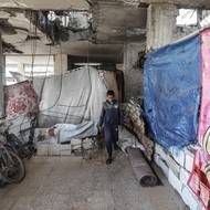 Izraelská armáda pak zahájila masivní bombardování Pásma Gazy a posléze i pozemní operaci a zabila tam podle úřadů ovládaných Hamásem nejméně 70 tisíc Palestinců. 

(Burej, Pásmo Gazy, 13. ledna.)