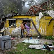 Během operace zemřela velká část Madurovy ochranky, většina z nich pocházela z kubánských bezpečnostních složek a tajných služeb.

(Operátor Carlos Bracho a jeho dům v El Hatillo na předměstí Caracasu, 4. ledna 2026.)