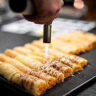 Na rozdíl od tradičního receptu do nich nepřidal mleté maso, ale pouze rajčatové rizoto.