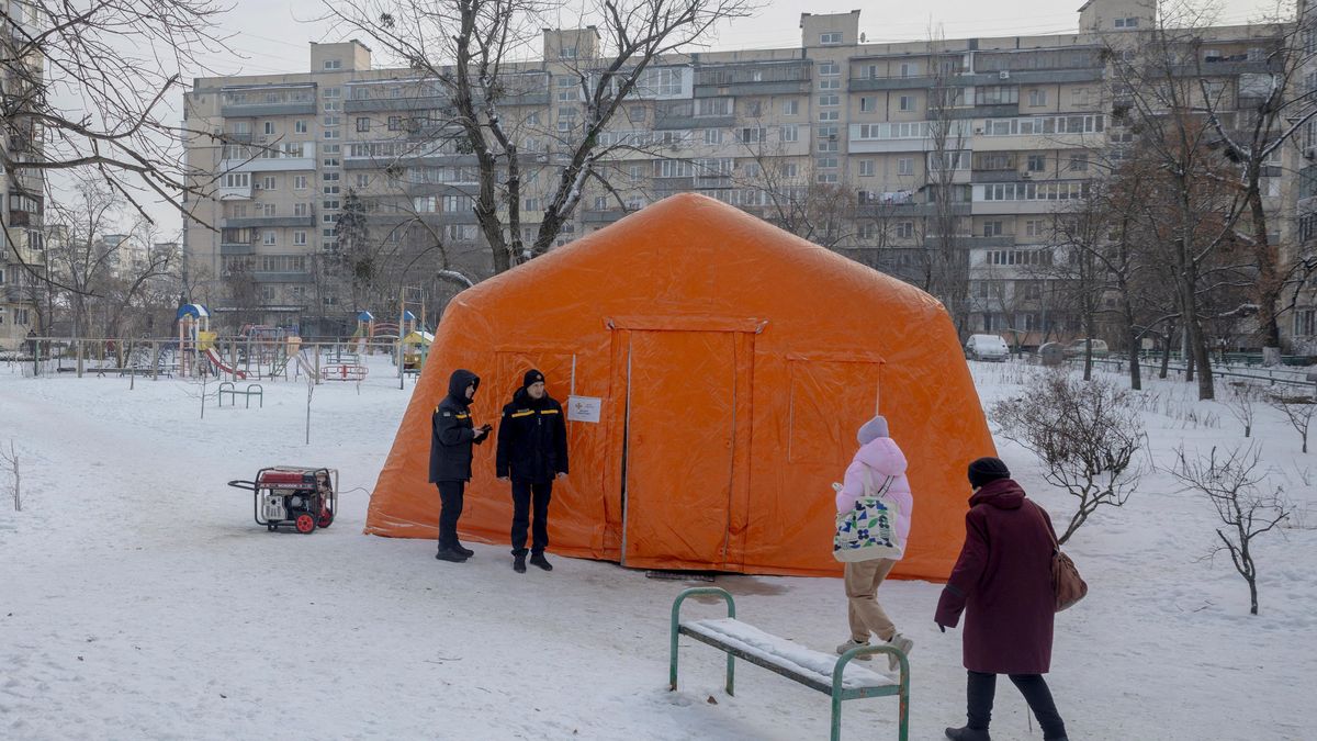 Češi za tři dny darovali přes 70 milionů na mrznoucí Kyjev