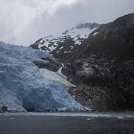 Ledovec Sarmiento de Gamboa na ostrově Santa Ines, pohled z Magalhãesova průlivu. 
