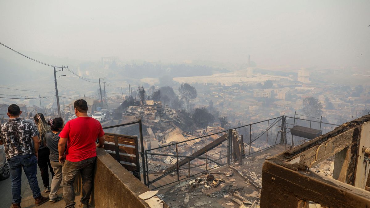 Požáry v Chile si vyžádaly desítky obětí, úřady zatkly přes sto lidí