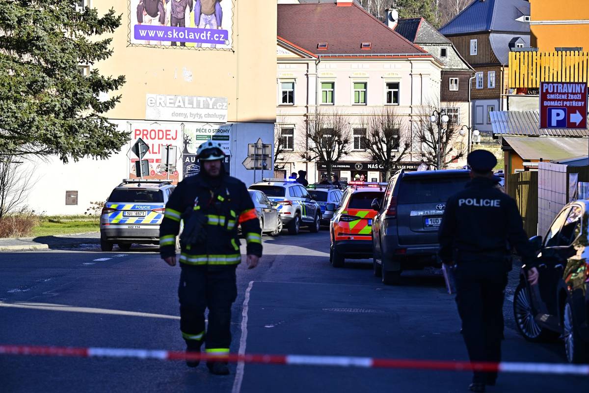 Tragédie na Děčínsku si vyžádala život dvou lidí, jedním z nich je střelec. Dalších šest lidí je zraněných.