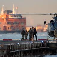 Na tomto snímku je Maduro i se svou manželkou Cilií Floresovou, kterou Američané zatkli spolu s ním při sobotní operaci.