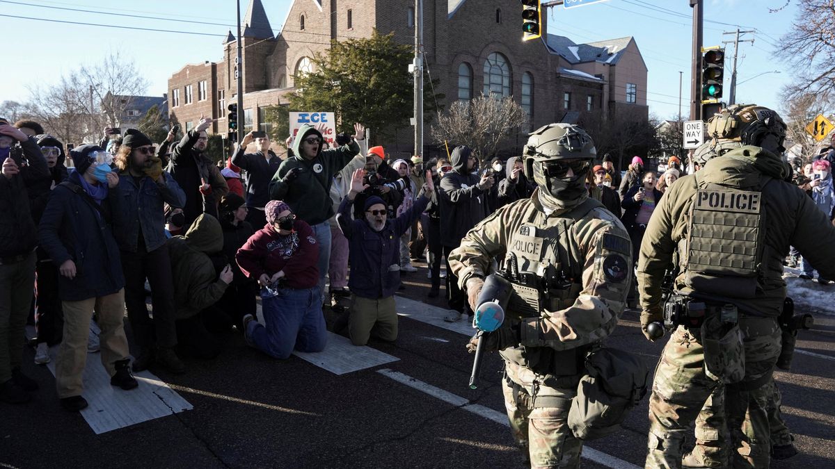Trump pohrozil povoláním armády k potlačení protestů v Minnesotě