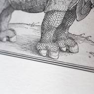 Ačkoli nosorožec neodpovídá realitě, dílo je provedeno precizně a s citem pro detail. 