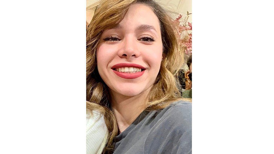 Toužila po svobodě a světě módy. Při protestech v Íránu ji střelili do hlavy