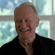 Stellan Skarsgård jako Gustav.