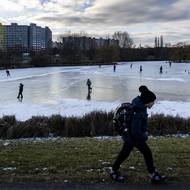 Lesy Praha, které mají správu rybníků po Praze na starosti však bruslaře varují,…