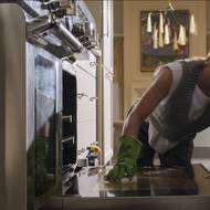 Sydney Sweeney jako Millie.