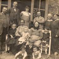 František Grossmann (zcela vlevo) a jeho rodina.