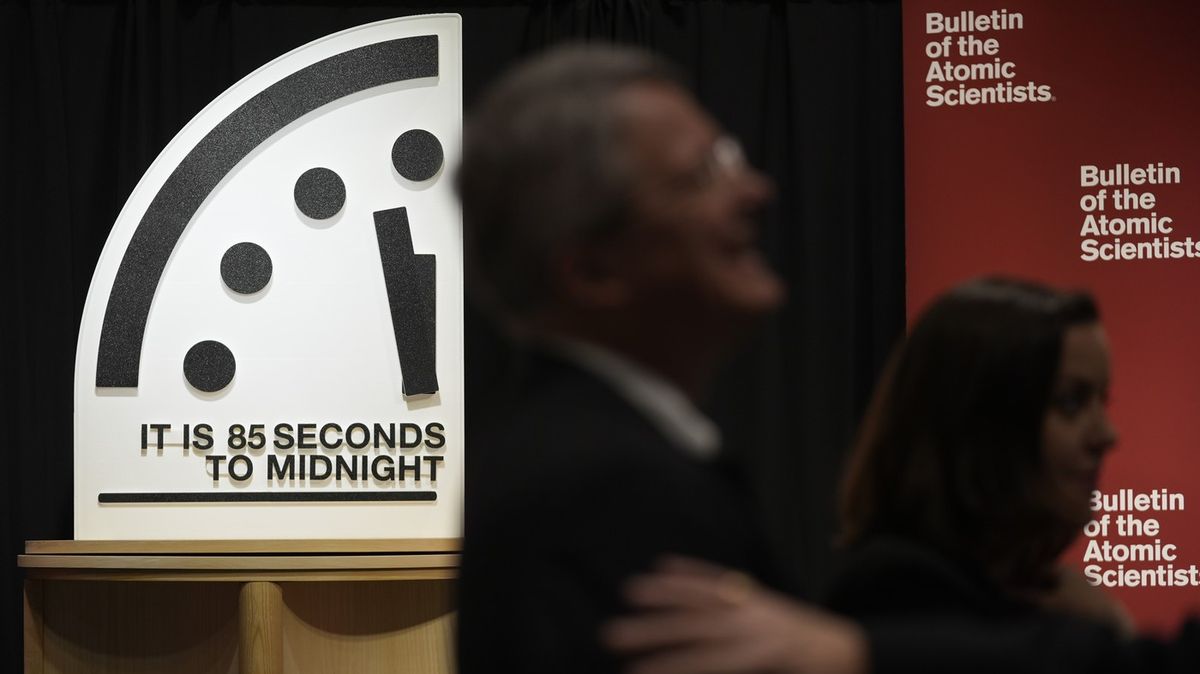 Pomyslné hodiny posledního soudu nově ukazují 85 sekund do zkázy světa