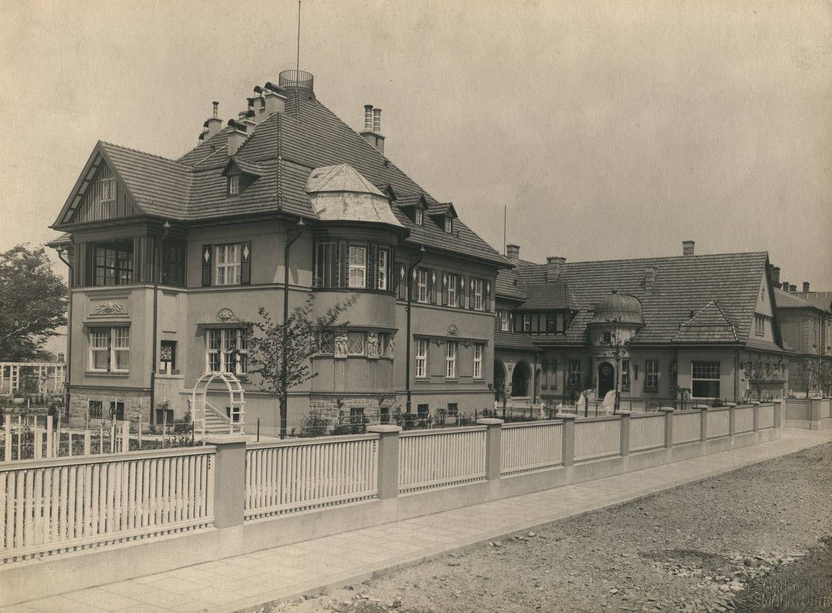 Grossmannova vila – historické foto, pohled od ulice.