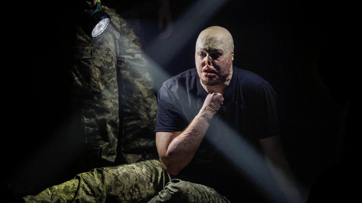 Fotky: Zranění z fronty jim od základu změnila život, duši léčí na jevišti