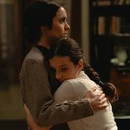 Barbora Váchová jako Gerta Schnirch a Terezie Holá coby mladá Barbora.