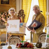 Vpravo je Jakub Žáček jako sluha.