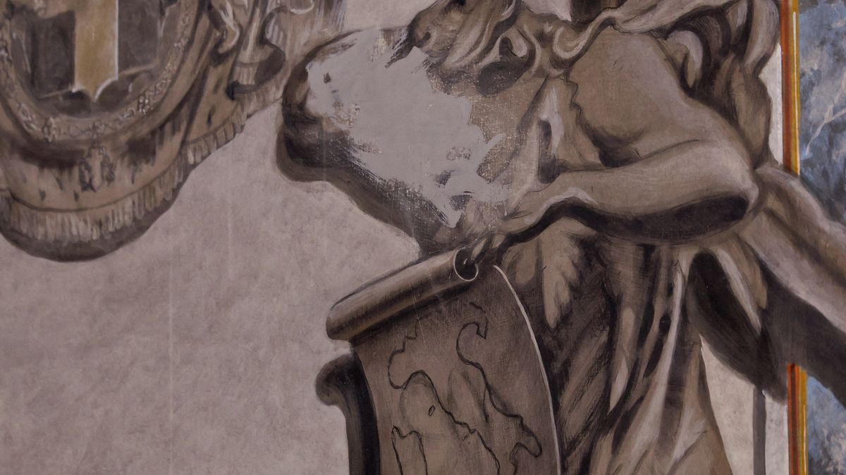 Anděla podobajícího se italské premiérce odstranili z fresky v římském kostele