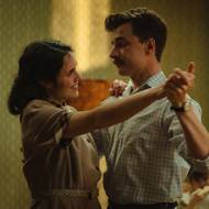 Barbora Váchová jako Gerta Schnirch a Oskar Hes coby Karel.