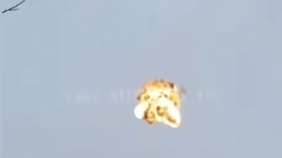 Video: Rizikový manévr a velká exploze. Kanon ukrajinské stíhačky proti dronu