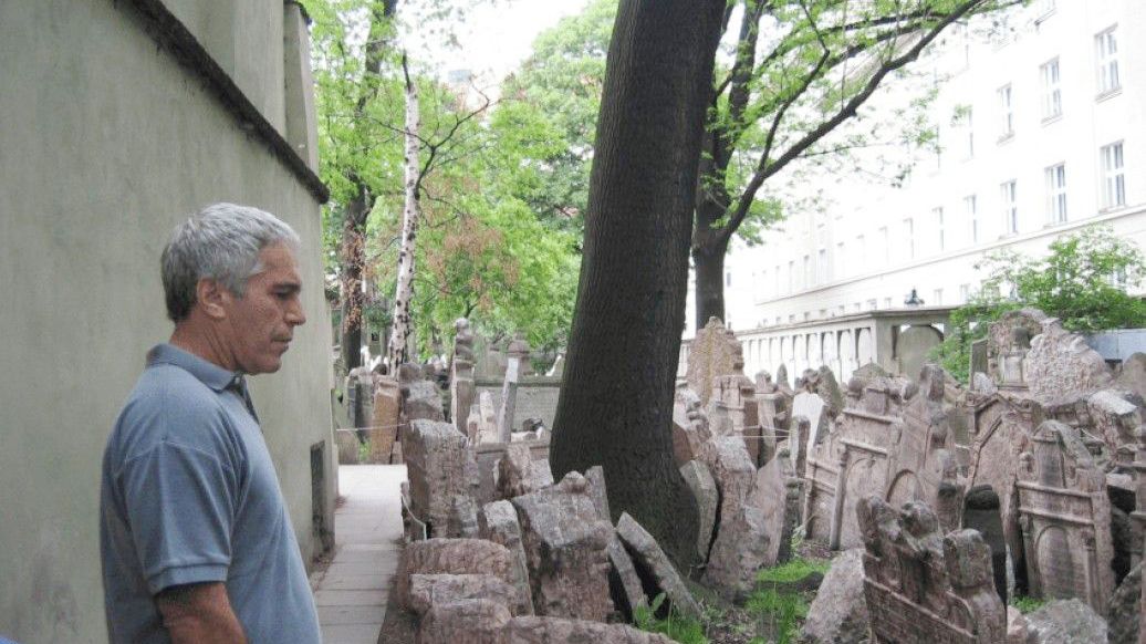 Epsteinovy spisy odhalily agenta, který mu zprostředkovával modelky