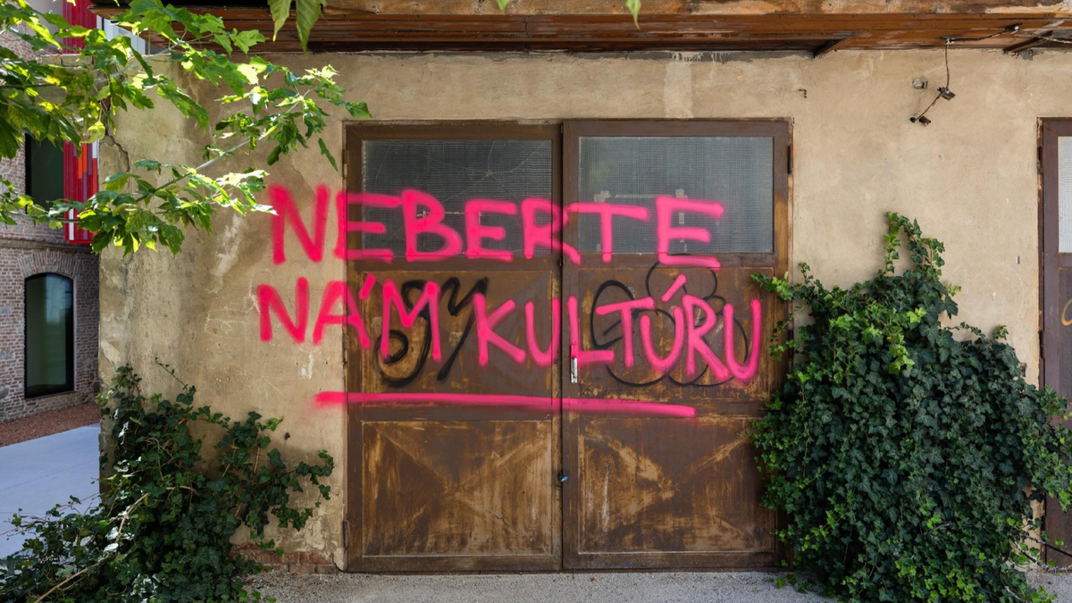 Aby se to nestalo u vás. Výstava ukazuje destrukci slovenské kultury