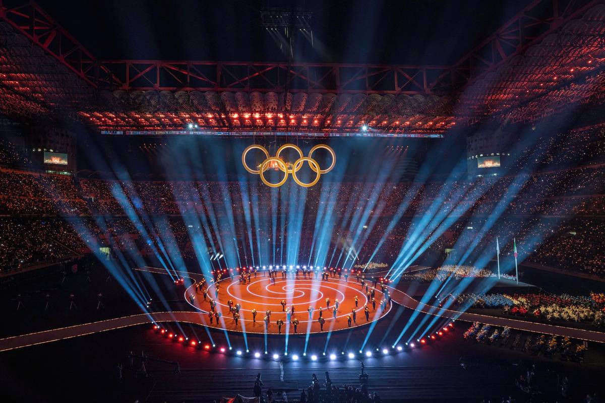 Stadion San Siro při zahájení olympiády. 