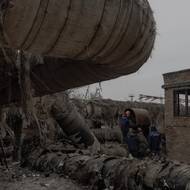 Darnycká teplárna, postavená v 50. letech, je jedním z klíčových energetických zařízení Kyjeva.