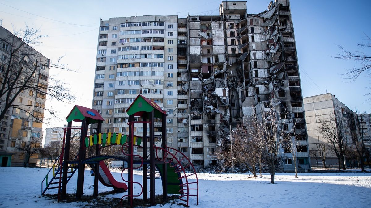 Když je doma zima, postaví stan a zatančí si. „Válka nám nesmí vzít život“