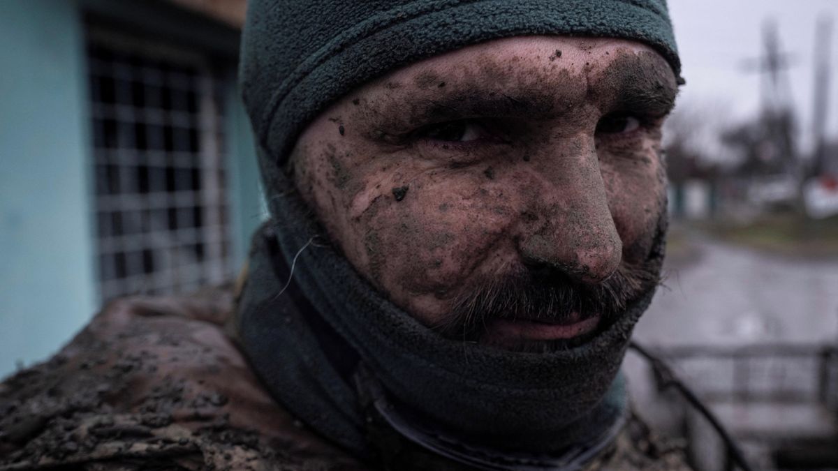 Rusové mluví o vítězství, ale ztrácí devět z deseti vojáků, říká stratég