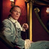 Paul Bettany jako Antonio Salieri.